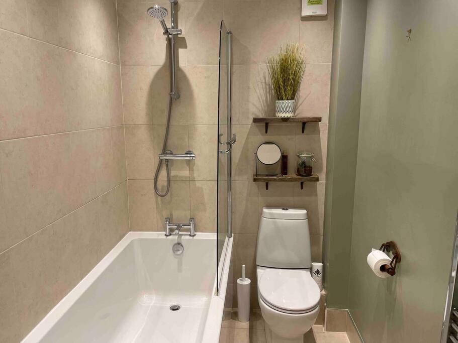 Stunning Apartment By The Leas, West End 포크스턴 외부 사진
